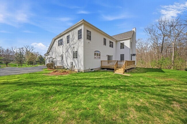 Photo - 9 Overlook Rd