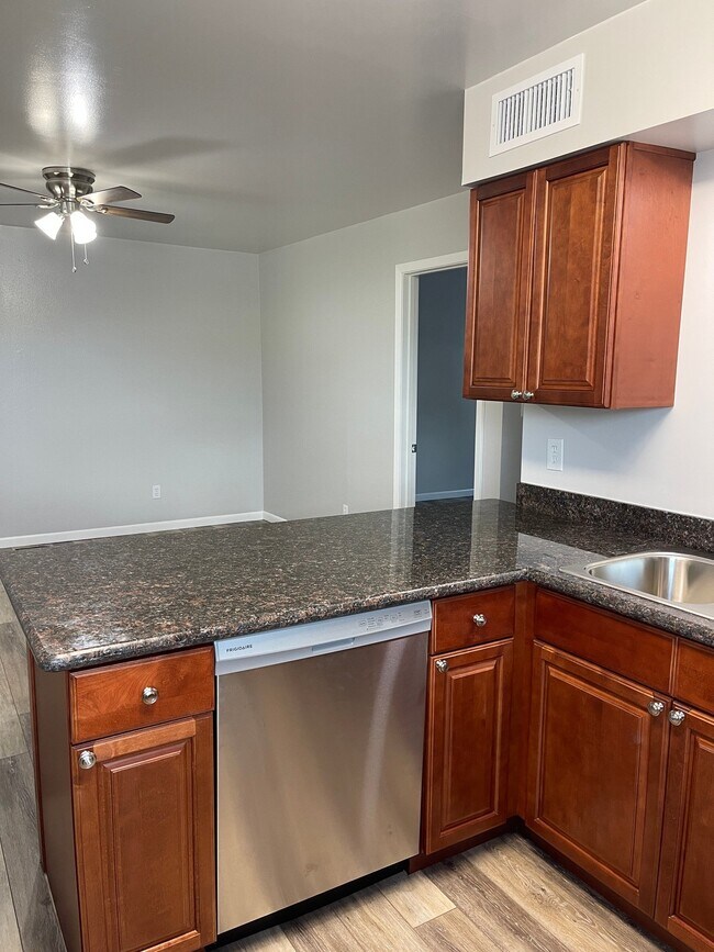 2525 Annunciation St Unit 20