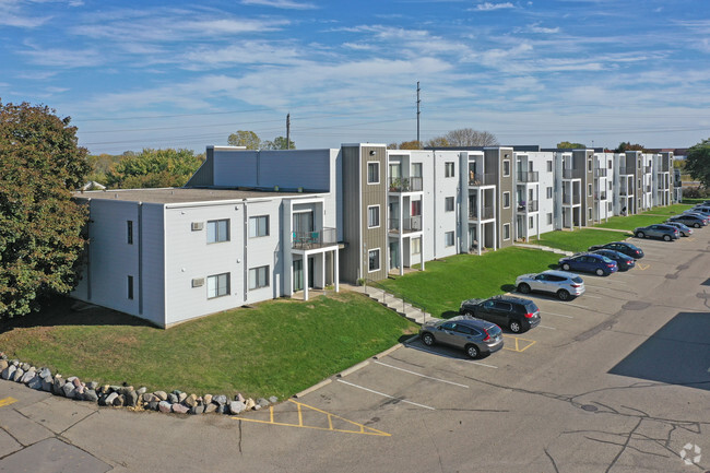 Building Photo - Woodmere Apartments