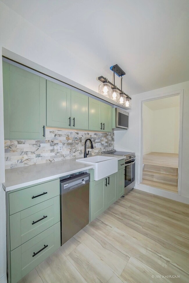 Building Photo - 1565 NW Wall St Unit Bend Rental