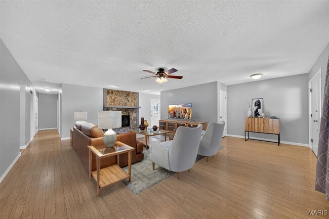 Photo - 3909 Golden Hills Dr