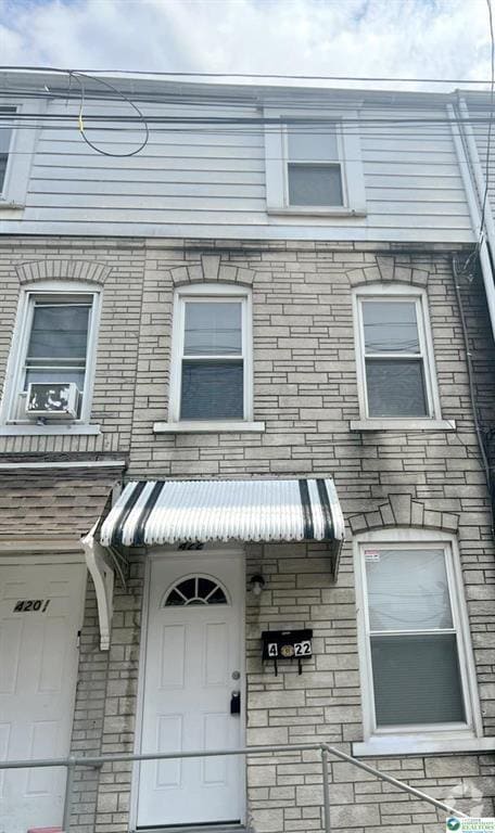 Building Photo - 422 W Whitehall St Rental
