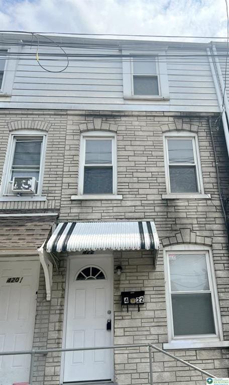 Building Photo - 422 W Whitehall St Rental