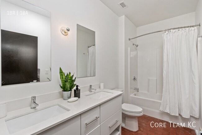 Photo - 1180 E 30th St Unit 317