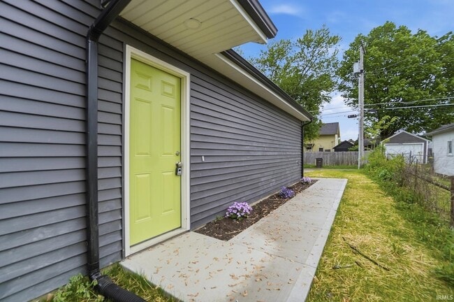 Photo - 1626 Howell St