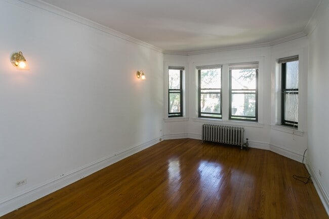 Photo - 1913 W Larchmont Ave Unit B2