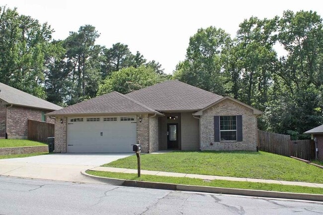 Frente - 2615 Pine Crest Dr Unidad Home