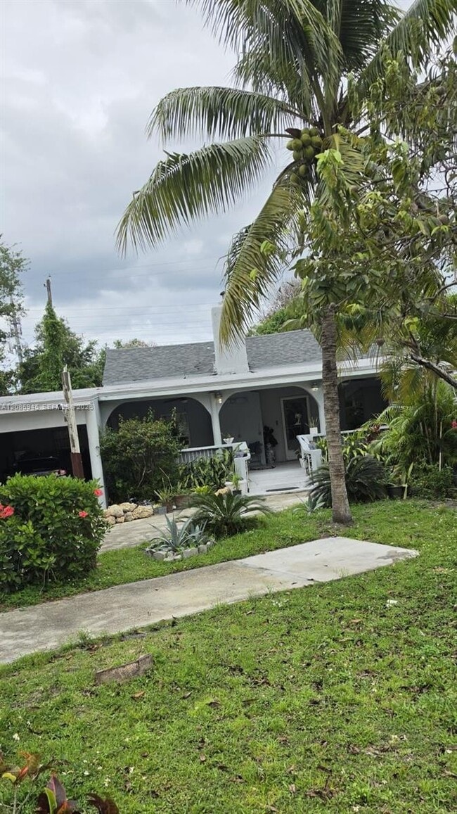 7017 NW 5th Ct