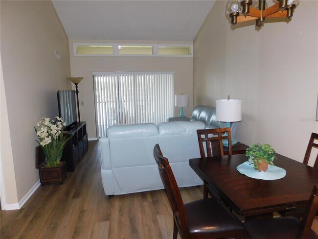 Photo - 250 Woodlake Wynde Unidad 250