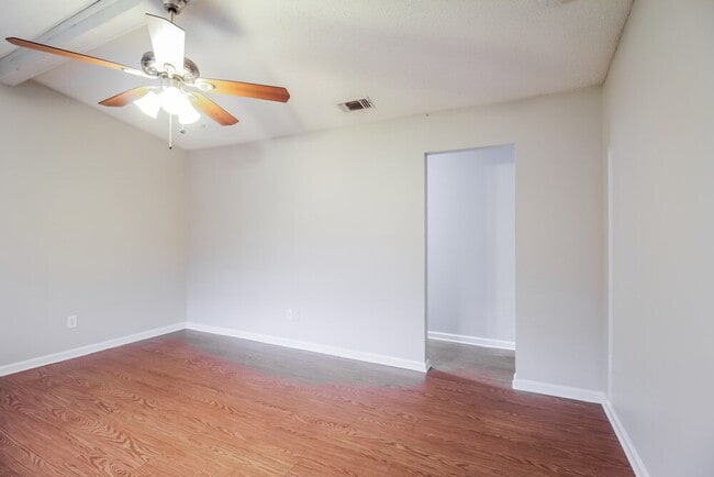 Photo - 8442 Finwood Ave