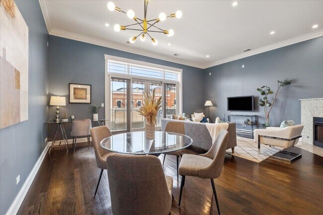 Photo - 1423 W Belmont Ave