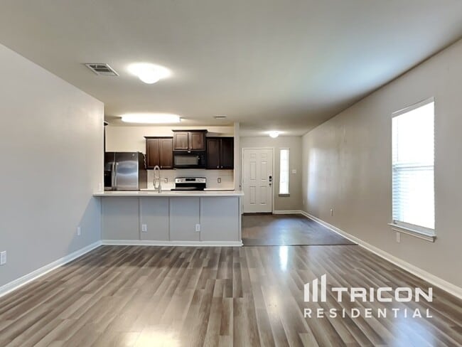 Photo - 1405 Breanna Ln