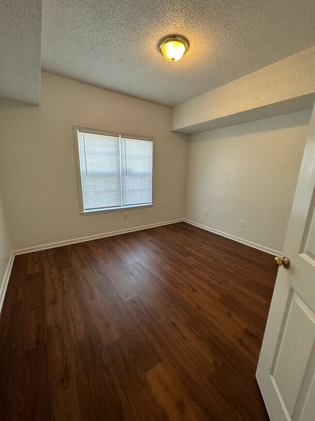 Photo - 4612 McClelland Dr Unidad O-101