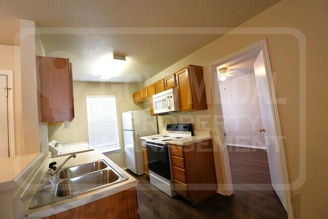Photo - 1708 Spring Rose Cir