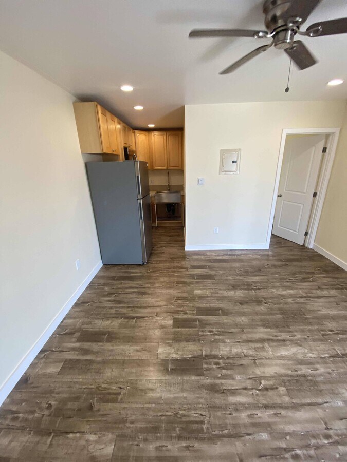 Photo - 424 W Gage Ave