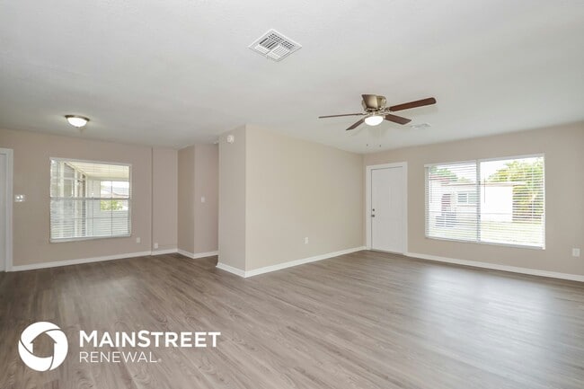 Photo - 3019 Clay Cir