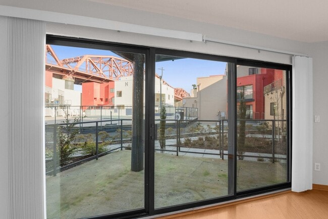 Photo - McCormick Pier - 1 bed/1 bath w/new paint/... Unit MPM2