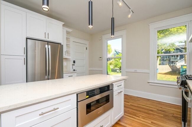 Photo - 27 Hubinger St Unit 1