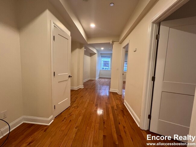 Photo - 123 Sutherland Rd Unit B