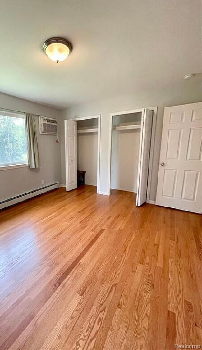 Photo - 525 Fairbrook St Unidad 213