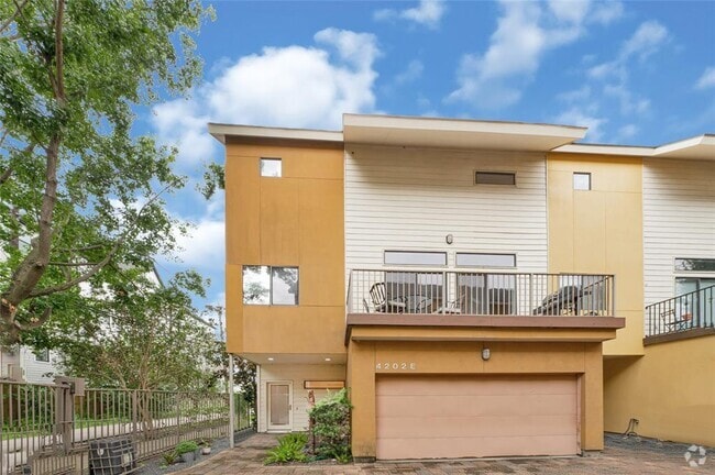 Building Photo - 4202 Spencer St Unit E Rental