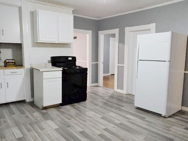 Building Photo - 348 Fairmount St Unit #3 Rental