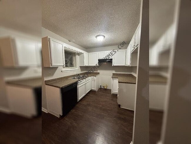 Photo - 111 Point W Cir