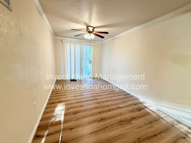 Photo - North 11th Street Unidad 1006