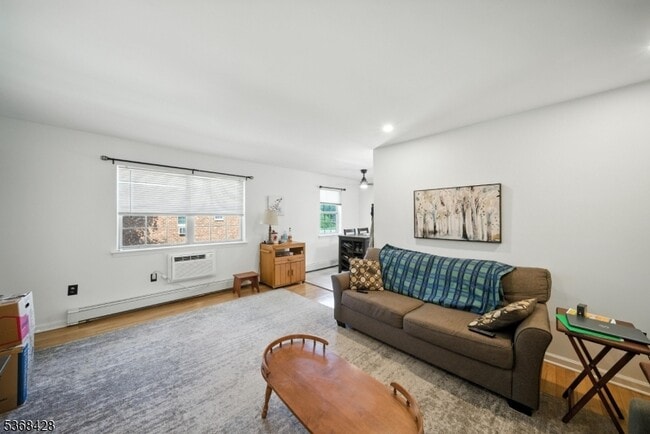 Photo - 19 Savage Rd