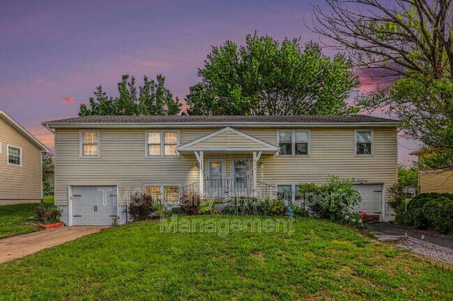 Photo - 1324 E 152nd Terrace