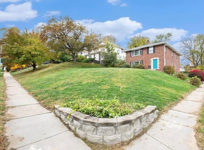 Photo - 902 S 36th St Unit 902