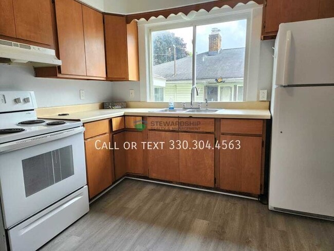 Photo - 68 27th St NW House