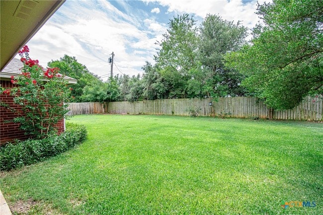 Photo - 524 Neches St