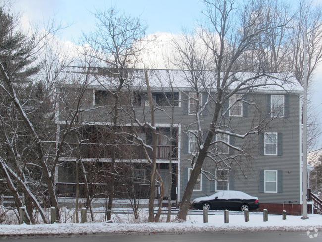 Building Photo - 14 Longfellow St Unit Apt 2