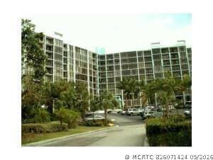 Building Photo - 200 Leslie Dr Unit 611