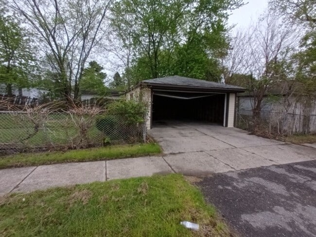 Photo - 3 bedroom 1 Bath Bungalow - Now Available!