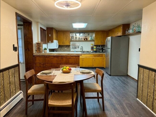 Building Photo - 3630 Colebrook Rd Unit Apt 3
