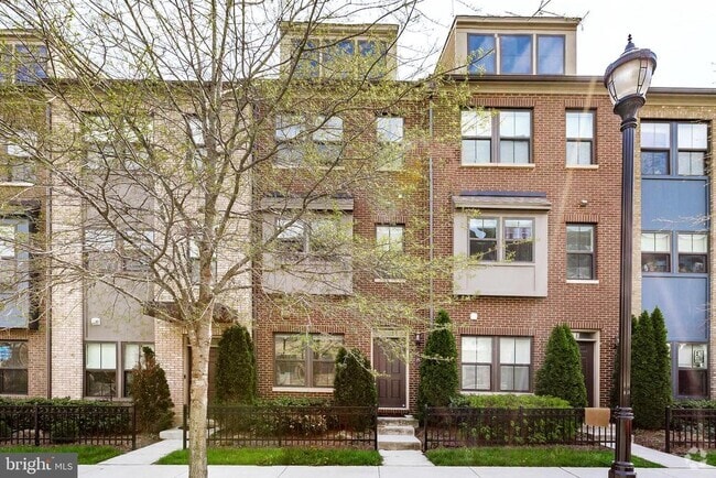 Building Photo - 6645 Rhode Island Ave Rental