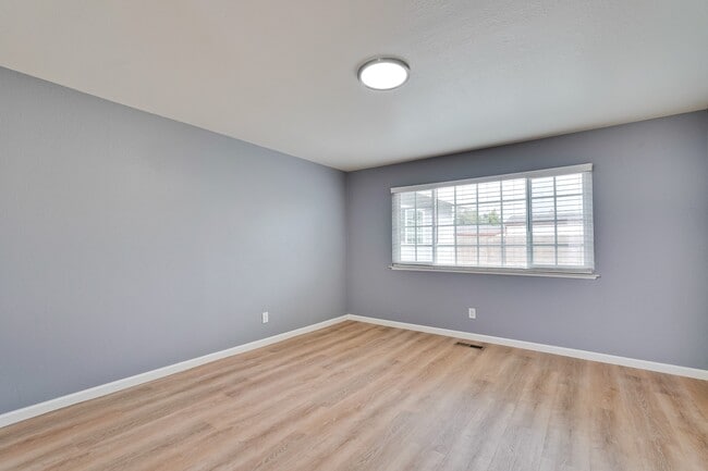 Photo - 1660 S Capitol Ave