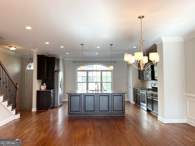 Photo - 4648 Pine St
