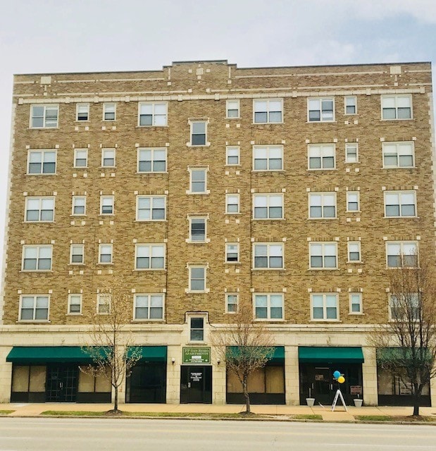 Photo - San Remo Apartments