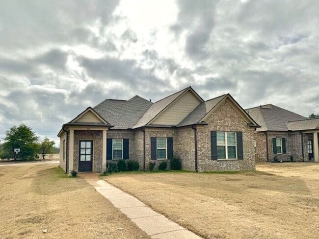 Photo - Now Leasing in Somerville- 4-Bedroom 3 Bat...