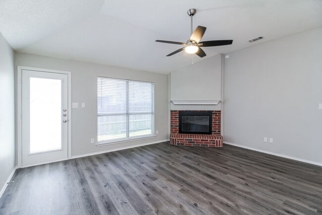 Photo - 603 Wolcott Ln