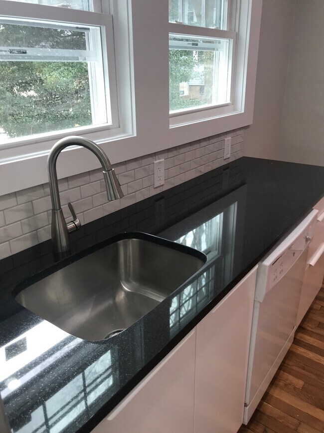 Photo - 27 Willoughby St