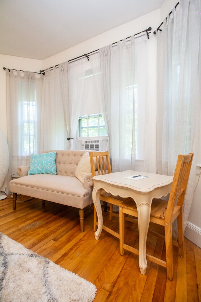 1253 Beacon St Unit C4