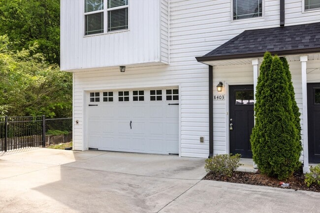 8403 Brookmoor Ln