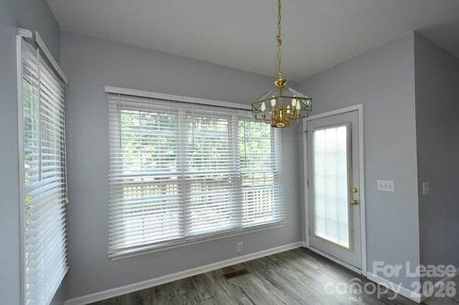 Photo - 10402 Friarsgate Rd