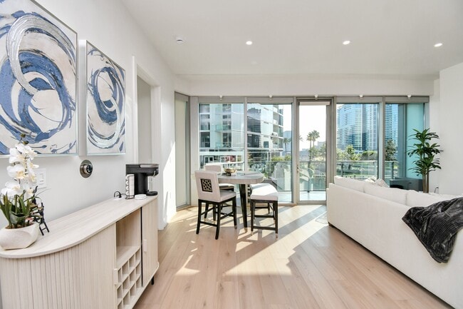 Building Photo - 1600 Post Oak Blvd Unit 807