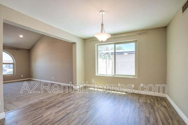 Photo - 1033 W Madero Ave