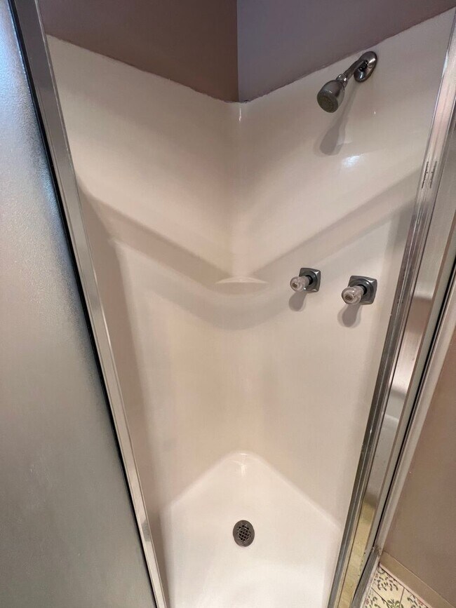 3 Bed 2 Bath House with Attached 2 Car Gar... Rental House Rental in